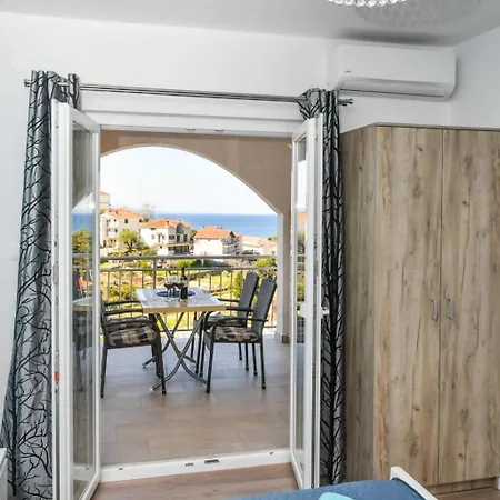 Mit Privatem Parkplatz By Interhome Gradac (Split-Dalmatia)